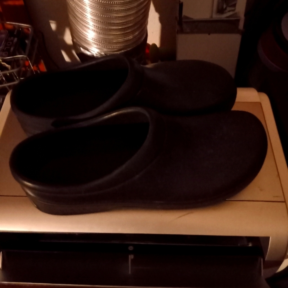 Crocks black size 12